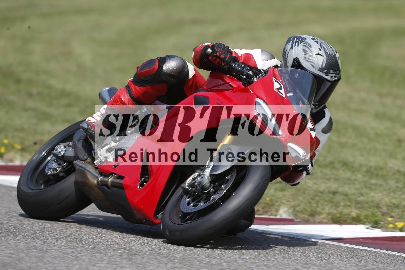 /Archiv-2025/49 26.08.2025 Cornu Master School ADR/rot-rouge/27